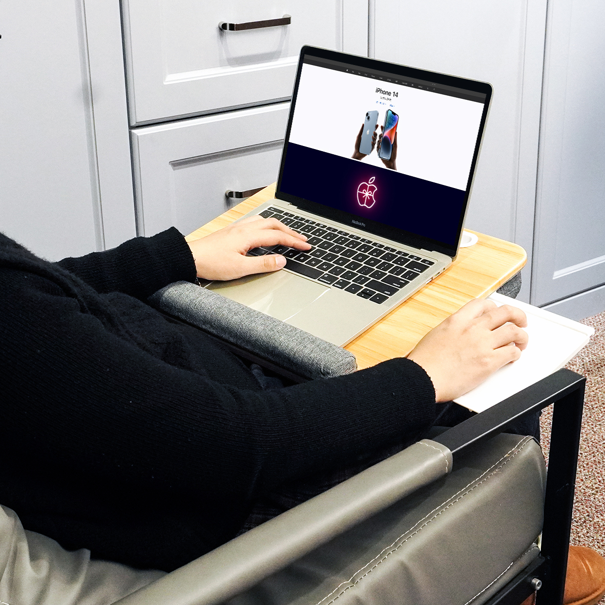 BAMBOO LAPTOP TABLE WITH PAD AND PHONE HOLDER FOR BED